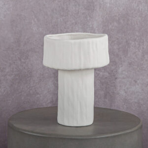 Ceramic Vase White (7 x 7 x 9 in)