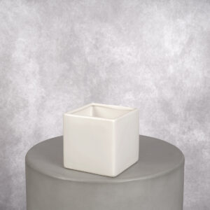 Ceramic Vase White (5 x 5 x 5 in)