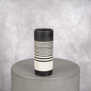 Ceramic Vase Black/White (4 x 4 x 9 in)